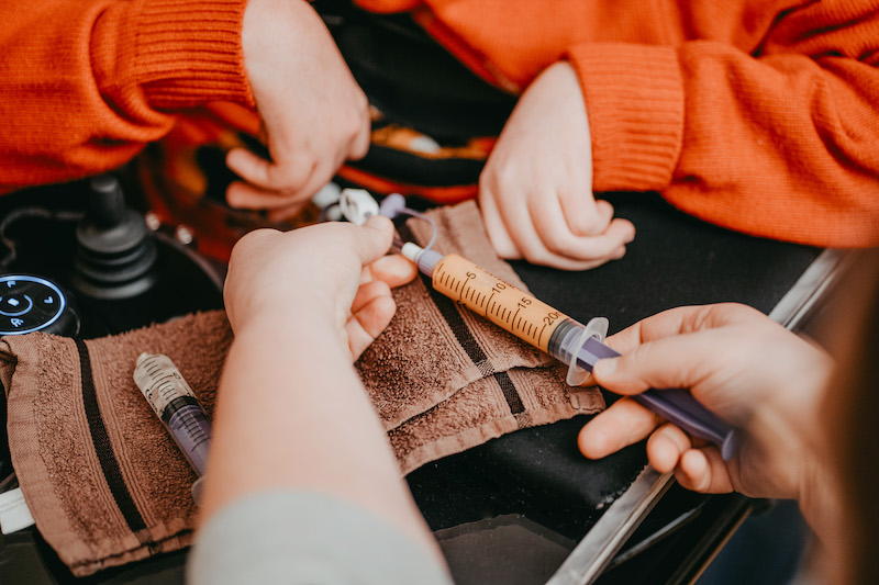 Mitarbeitende des Jona Intensivpflegedienstes nehmen an einer Weiterbildung teil